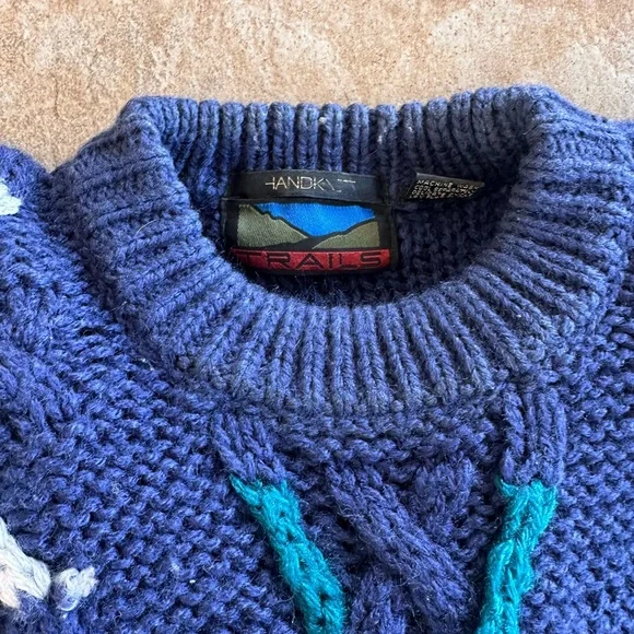 Vintage 90’s chunky knit Navy Sweater acrylic knit size small - Picture 5 of 7